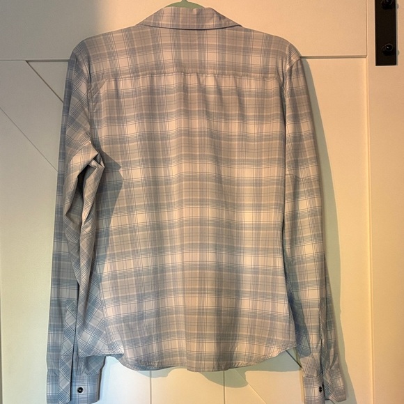 Orvis Pro Womens Blue Plaid Snap Down Shirt with Zippered Side Pockets Size L - Picture 3 of 13